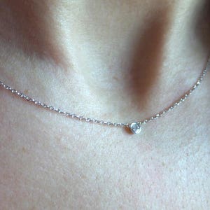 Diamond Necklace / 14k Gold Diamond Necklace / Floating Diamond Necklace / Solitaire Diamond Necklace / Diamond Bezel Necklace / Dainty imagem 7