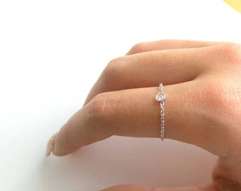 Dainty 14k White Gold Diamond Chain Ring: Minimalist Solitaire
