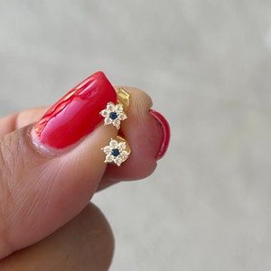 Flower Shape Earrings / Tiny Diamond Cz Studs / Baby Earrings / Cartilage Piercing Earrings