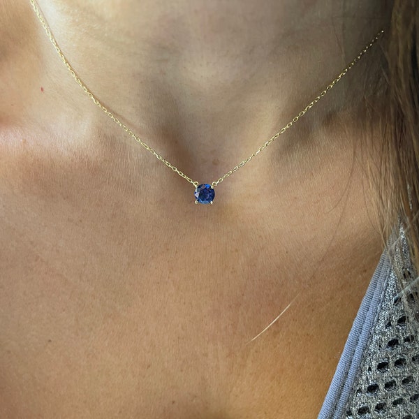 Collier solitaire saphir 6 mm / pendentif saphir bleu / collier solitaire saphir nuptiale / collier griffes solitaire / pierre précieuse de septembre