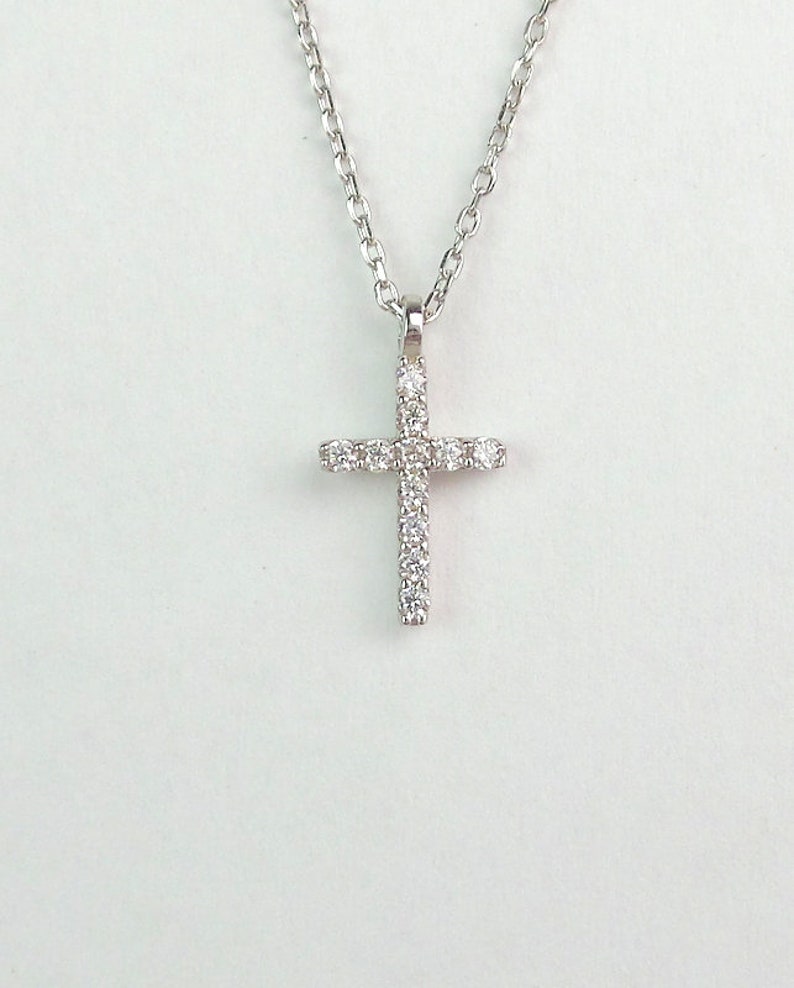 Collar de cruz pequeña / collar de cruz / collar de cruz de diamante Cz / cruz de plata de ley / collar de cruz delicada / colgante de cruz minimalista imagen 5
