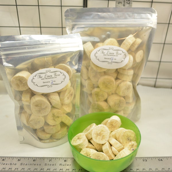 Liofilizowane plasterki banana: chrupiąca przekąska owocowa, przysmak dla ptaków