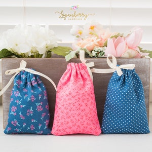 5-Minute Fabric Gift Bag Sewing PATTERN image 1