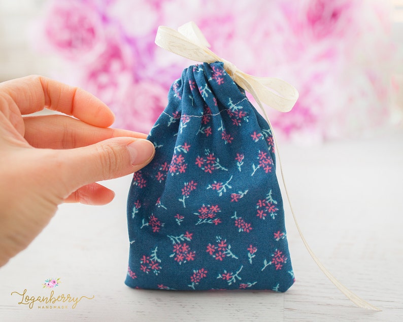 5-Minute Fabric Gift Bag Sewing PATTERN image 3