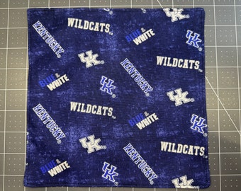 UofK Einstecktuch klein 21cm, Kentucky Wildcats U of K, Hank mit schwarzer Baumwollrückenrückseite