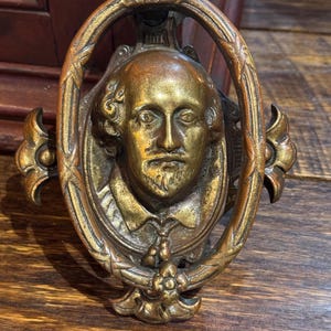 Antique Bronze 19th Century William SHAKESPEARE Doorknocker- England