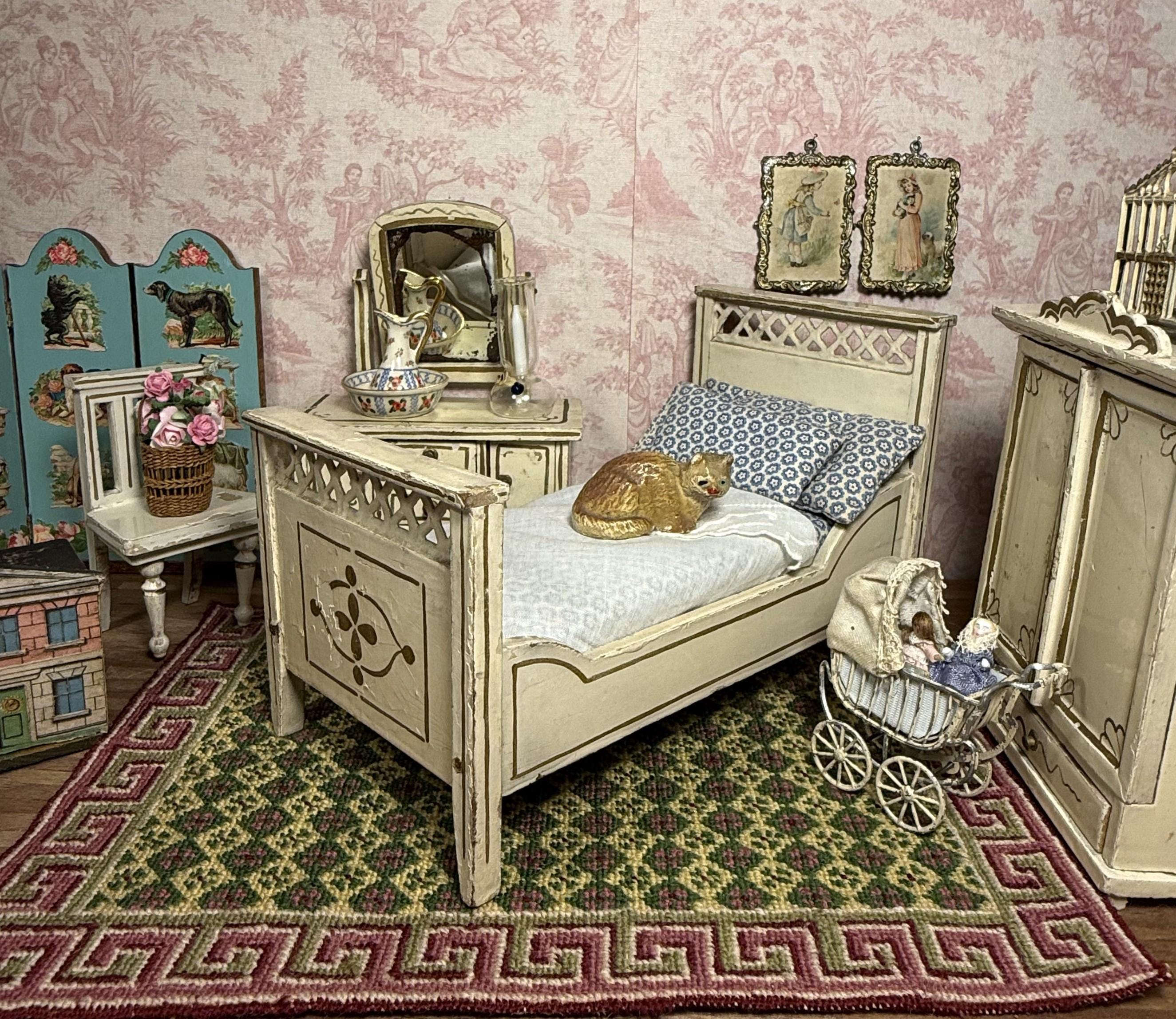 ドイツ　アンティーク　ドールハウス　部屋　ミニチュア　大型 Antique wooden dollhouse - Etsy 日本