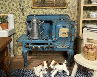 Eagle Cast Iron Gas Cook Stove, Miniature Antique from 1920s for 1:12 Scale Dollhouse