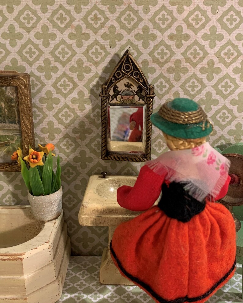 Miniature Artisan Leeds Gothic Wall Mirror, Vintage from 1980 fo Miniature Artisan Leeds Gothic Wall Mirror, Vintage from 1980 fo