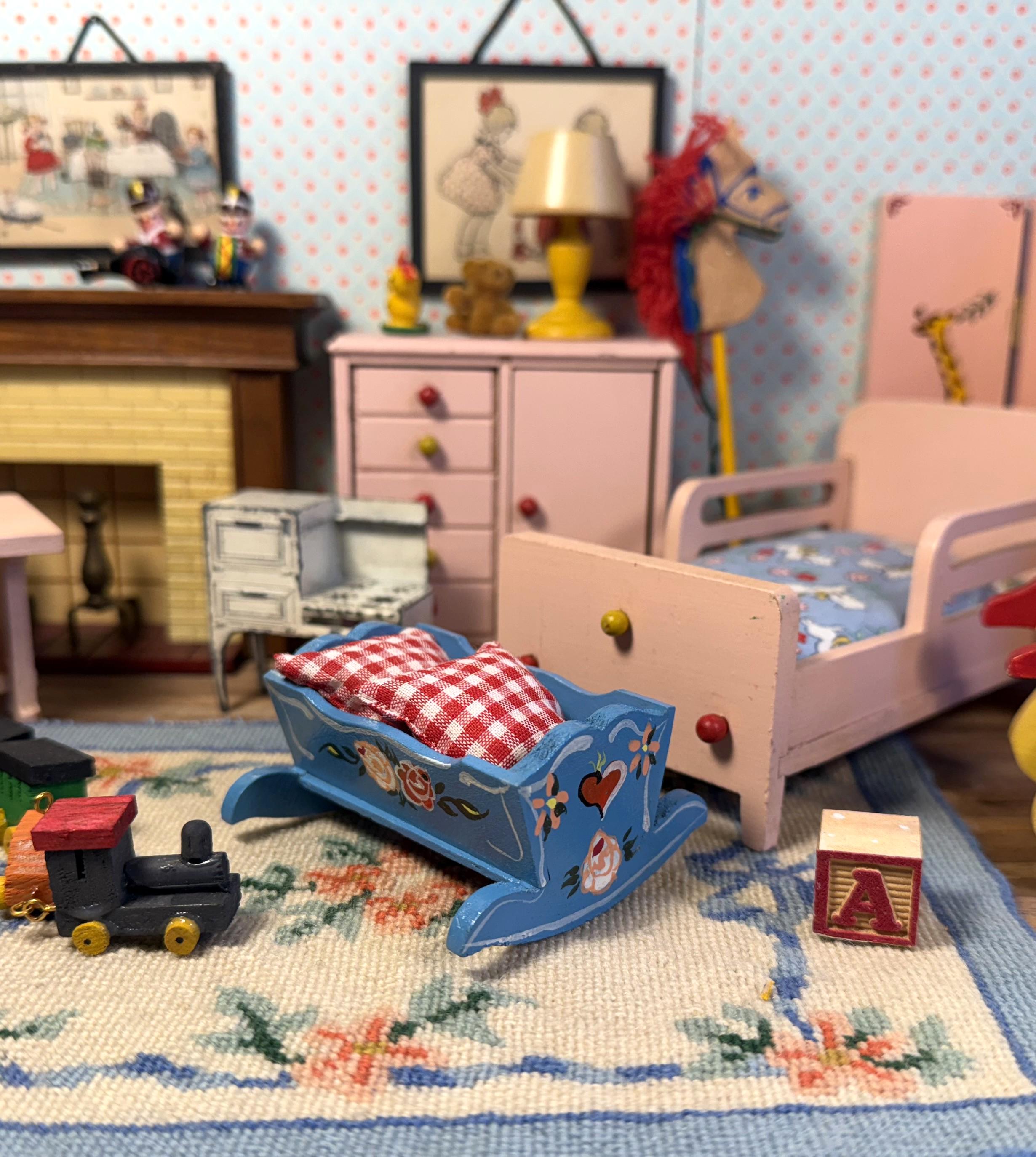 ミニチュア家具　ドールハウス　Dora Kuhn ドイツ　おまとめ　９点 Dora Kuhn Dollhouse Dining Room Set – Painted Bavarian