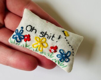 Maldición bordada a mano con lavanda relajante. Regalo para buzón de adultos: Oh, mierda
