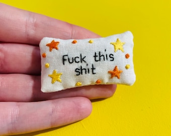 Calmantes de bolsillo con aroma a lavanda y palabras malsonantes bordadas a mano para momentos estresantes: un regalo divertido para relajarse