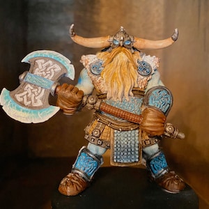 Hand Painted Frost Giant Bodyguard from Reaper