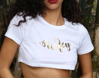 half shirt under boob