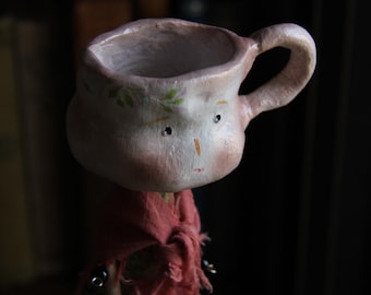 Lilia the teacup