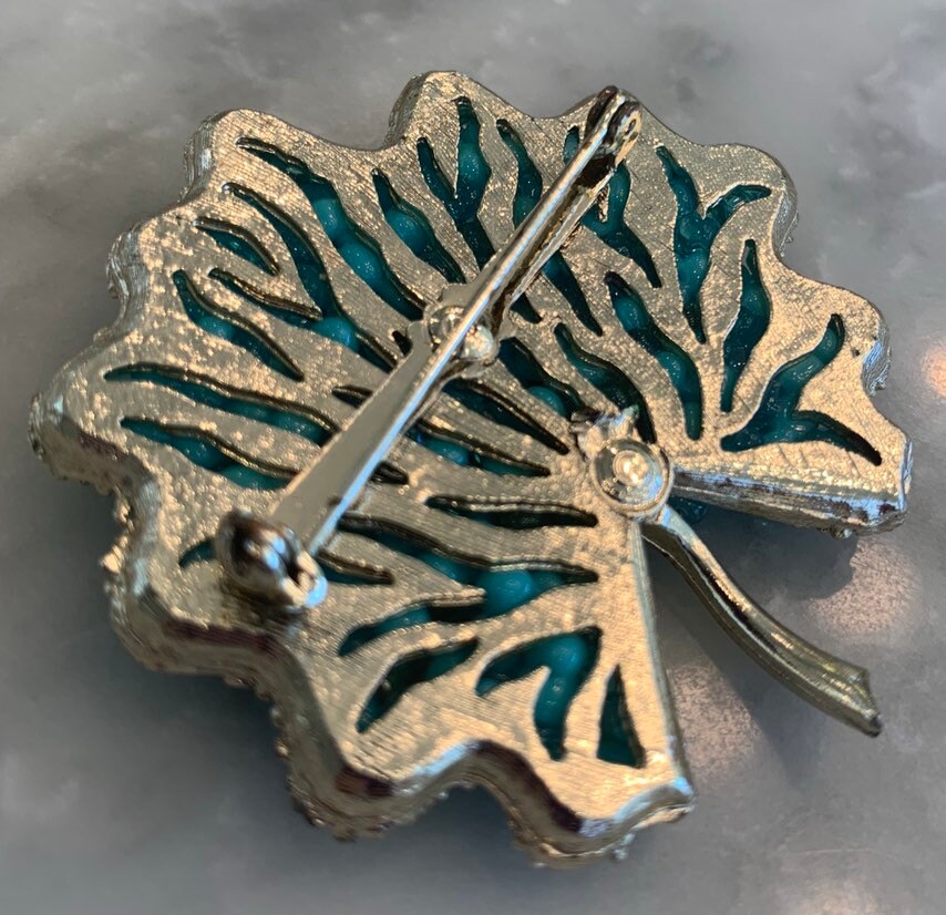 ターコイズ ブローチ テクスチャード リーフ 1950 年代 ゴールド