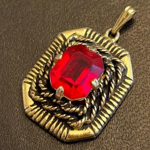 Sarah Coventry Ruby Pendant Braided 1/2” Raised Mount