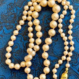 Monet Glass Pearl Necklace Graduated Hand Tied Signed 22” Glamorous