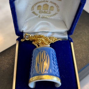 B & G Thimble Necklace Denmark Blue and White 1980 Original Box Collectible Gift Like New.