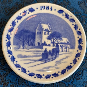 Royal Copenhagen Mini-Plate 1984 Winter Blue White 3”