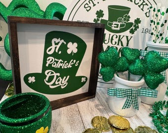 St. Patricks Day Sign | ST. PATRICK'S DAY" Hat | Sign Tier Tray | Tiered Tray | St Patricks Day Decor | Framed Sign | 6" x 6" Framed Sign