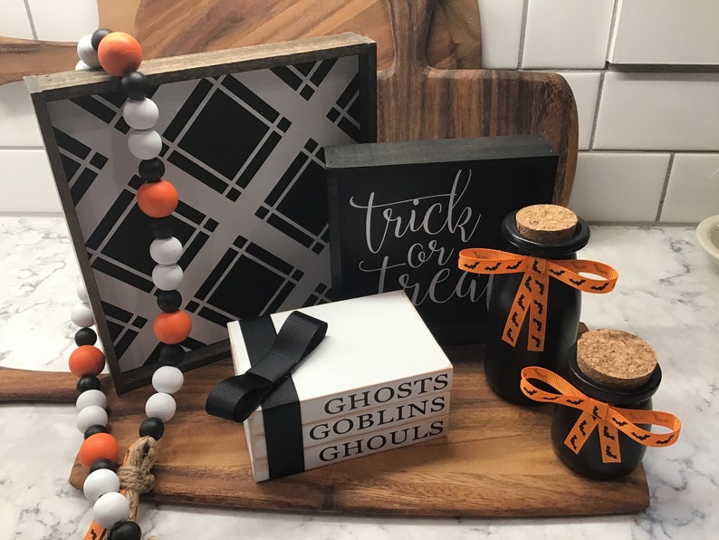 /& Ghouls| Tiered Tray Mini Book Set Faux Book Halloween Decor Goblins Mini Halloween Book Stack |Ghosts Set of 3 Faux Books