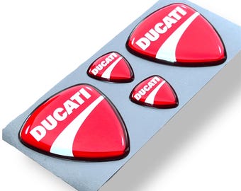 Pegatinas con emblema de resina epoxi abovedada 3D de Ducati en rojo sobre vinilo cromado