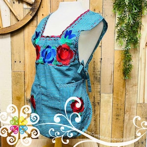 Green Escapulario Embroider Apron - Mandil Artesanal - Mexican Apron - Mother&#39;s Day Gift - Mexican Apron