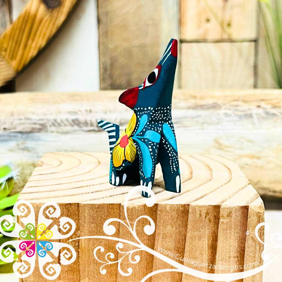 Mini Wolf Alebrije - Handcarve Wood Decoration Figure - Mexican