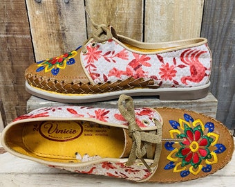 Embroider Loafers Artisan Leather Women Shoes - Red Otomi Animals