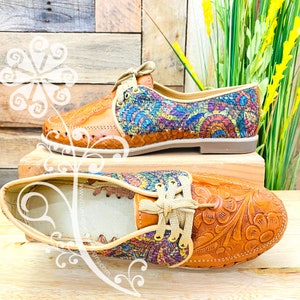 Artisan Leather Women Loafers - Mexican Shoe - Feathers Design