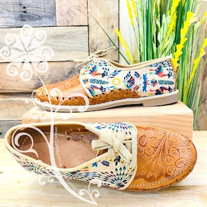 Artisan Leather Women Loafers - Mexican Shoe - Peacock Design