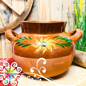 Medium Olla de Barro Corona de Flores - Mexican Clay Olla