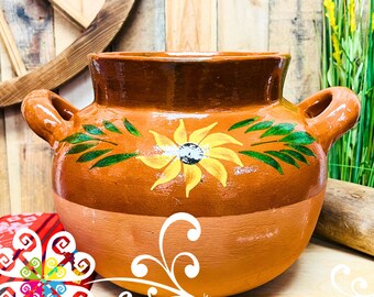 Medium Olla de Barro Corona de Flores - Mexican Clay Olla