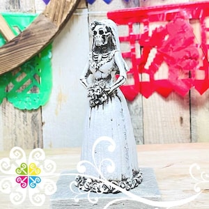 Small Bride - Day of the Dead Decoration Statue - Dia de Muertos - Altar - Ofrenda