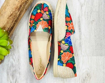 Multicolor Flowers Burlap Artisan Slip On - Women Shoes - Mexican Flat shoes