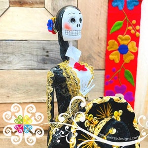 Medium Female Mariachi - Papel Mache Figure