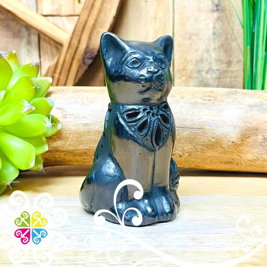 Small Poised Cat Black Clay Figure - Barro Negro Oaxaca