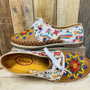 Embroider Loafers Artisan Leather Women Shoes - White Multicolor Otomi
