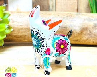 Small Piggy Alebrije - Handcarve Wood Decoration Figure - Oaxaca Hand carved Figure - Alebrije Oaxaca