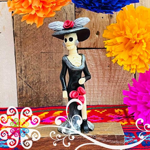 Mini Black Dress Fina Clay Catrina Michoacana - Capula Clay Home Mini Black Dress Fina Clay Catrina Michoacana - Capula Clay Home