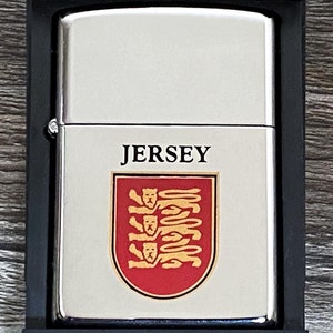 Briquet Zippo Armoiries en jersey de 1993 : ancien souvenir dans une boîte