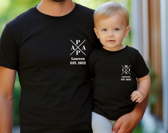 Personalisiertes T-Shirt Papa, Mama und Baby Outfit I Familienoutfit Kind I Geschenkidee Mini Name Jahreszahl Vatertag Muttertag Partnerlook