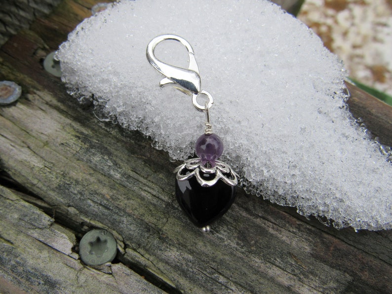 Strengthening and Balancing Training Aid Pet Gift Natural Black Onyx and Amethyst Heart Gemstone Charm for Cat Dog