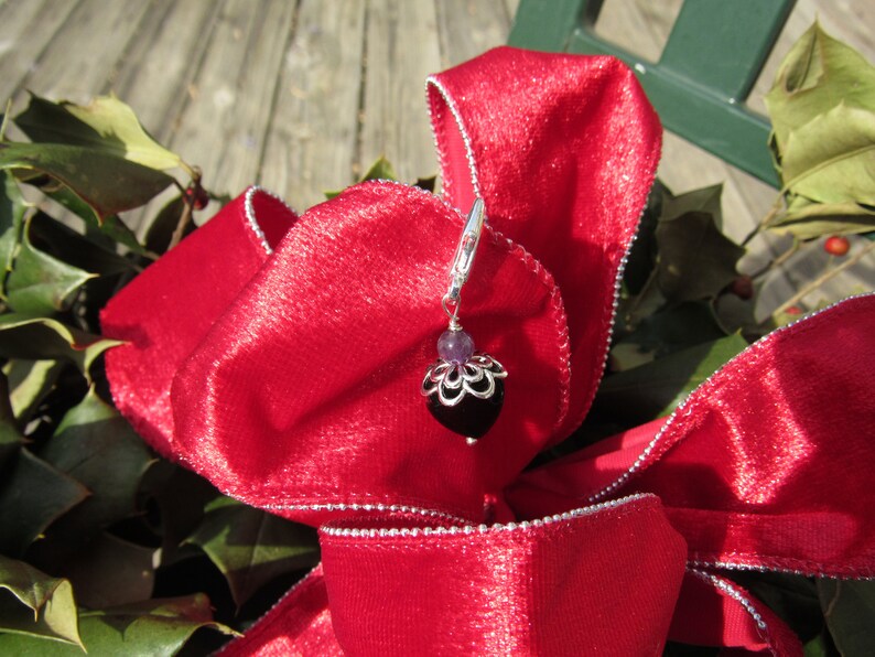 Strengthening and Balancing Training Aid Pet Gift Natural Black Onyx and Amethyst Heart Gemstone Charm for Cat Dog