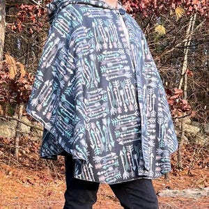 Gray w/ Arrows Fleece Cape
