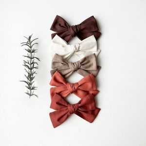 Fall Hair Bow, Neutral hair bow, Terracotta Hair Bow, Headband Bow, Girls Hair Accessory, Pinwheel Bow, linen hair bow, Girl Birthday Gift