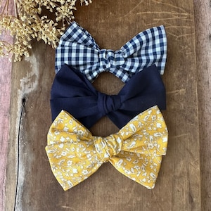 Navy Floral Hair Bow - Etsy display picture 2