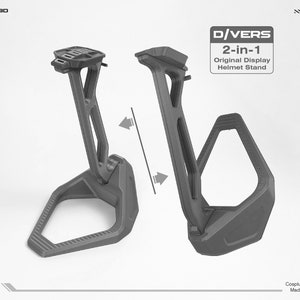 Puede incluir: Un soporte para casco negro con un diseño 2 en 1. El soporte se puede utilizar para exhibir un casco o como soporte para un teléfono o una tableta. El soporte está hecho de plástico duradero y tiene un diseño elegante y moderno. El soporte está etiquetado como "D/VERS 2 en 1 Soporte de casco de visualización original".