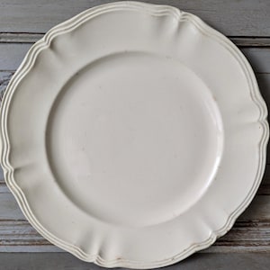 GROSSE französische antike runde Cremeware-Steingutplatte, große Elfenbein-Servierplatte, Creamware-Servierplatte, über 100 Jahre alt M2408
